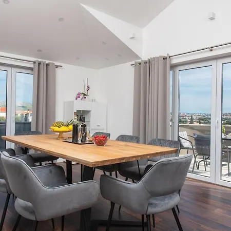 Anastazije Deluxe 아파트 *